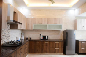 When In Gurgaon - 3 BHK Serviced Apartment near Fortis & Medanta